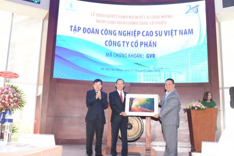 Cổ phiếu GVR niêm yết lần đầu trên HOSE